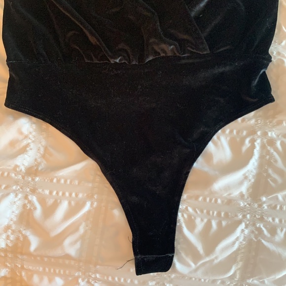 Velvet tank top bodysuit - Picture 3 of 3